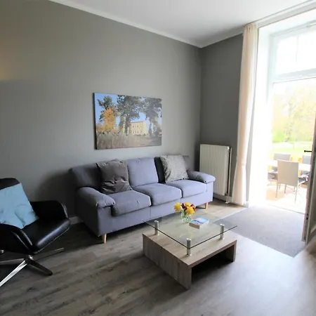 Apartment Gutshaus U4 *